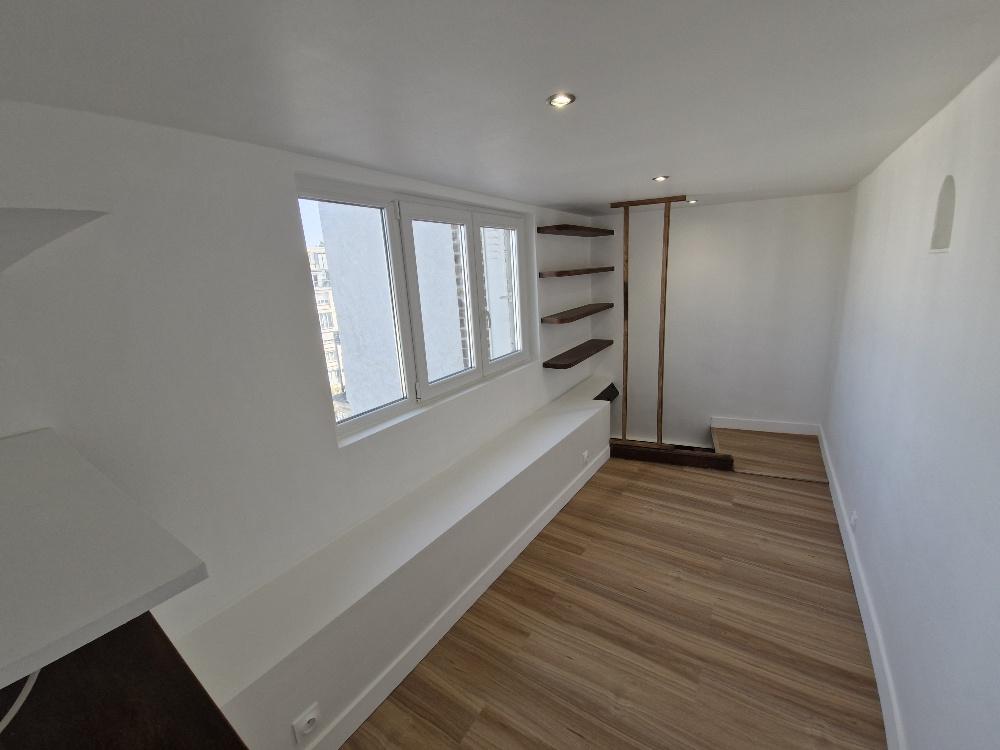 A LOUER 2 Pièces EN DUPLEX PARIS IIème  BONNE NOUVELLE 