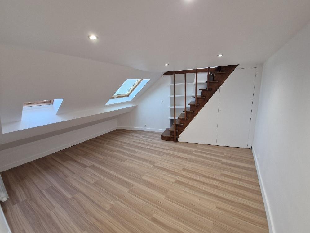 A LOUER 2 Pièces EN DUPLEX PARIS IIème  BONNE NOUVELLE 