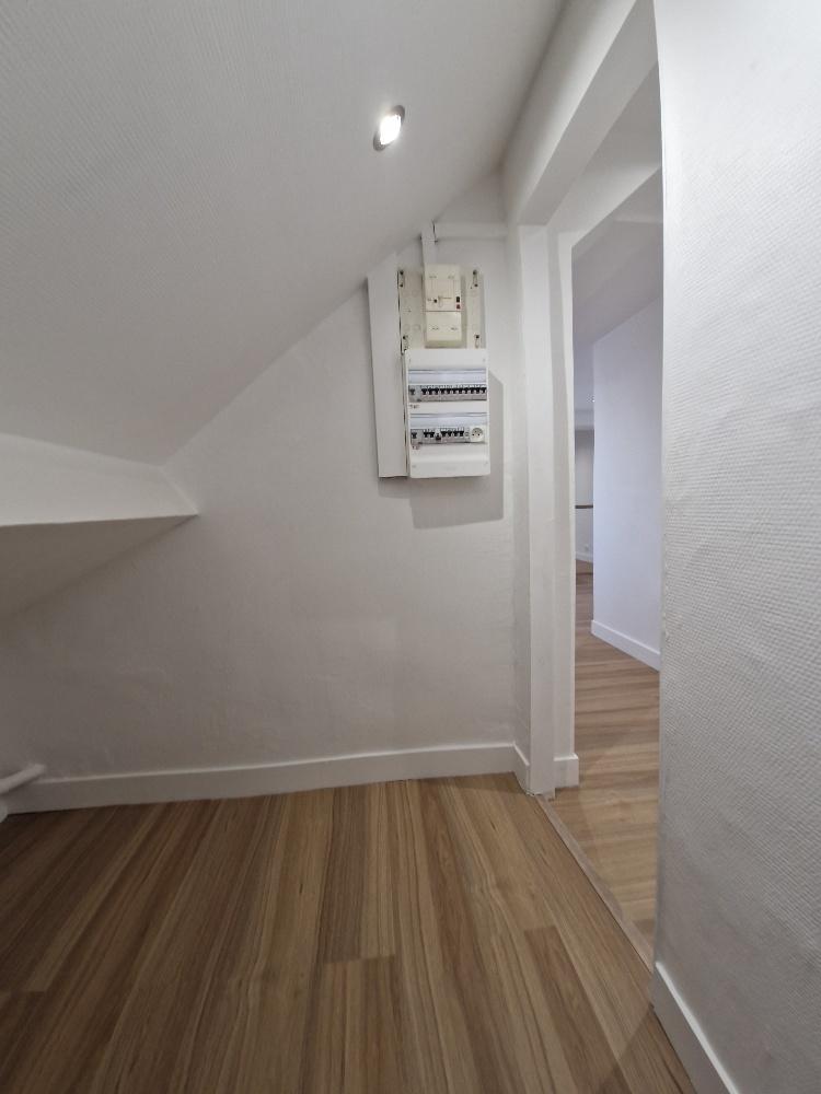 A LOUER 2 Pièces EN DUPLEX PARIS IIème  BONNE NOUVELLE 