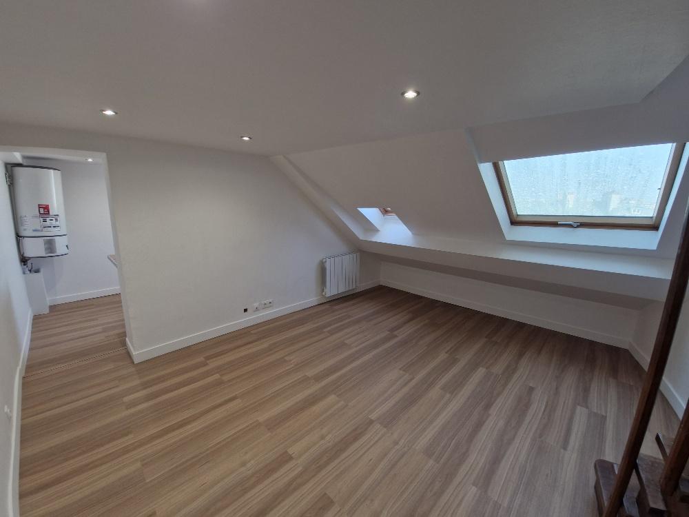 A LOUER 2 Pièces EN DUPLEX PARIS IIème  BONNE NOUVELLE 