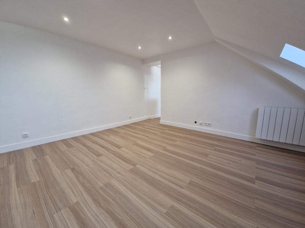 A LOUER 2 Pièces EN DUPLEX PARIS IIème  BONNE NOUVELLE 