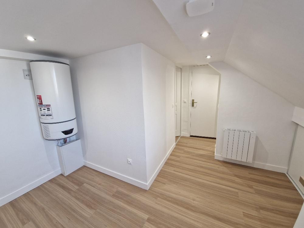 A LOUER 2 Pièces EN DUPLEX PARIS IIème  BONNE NOUVELLE 