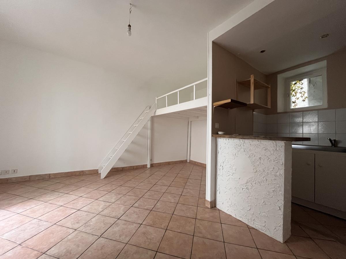 STUDIO AVEC MEZZANINE 21m²  - CHARLES MICHELS