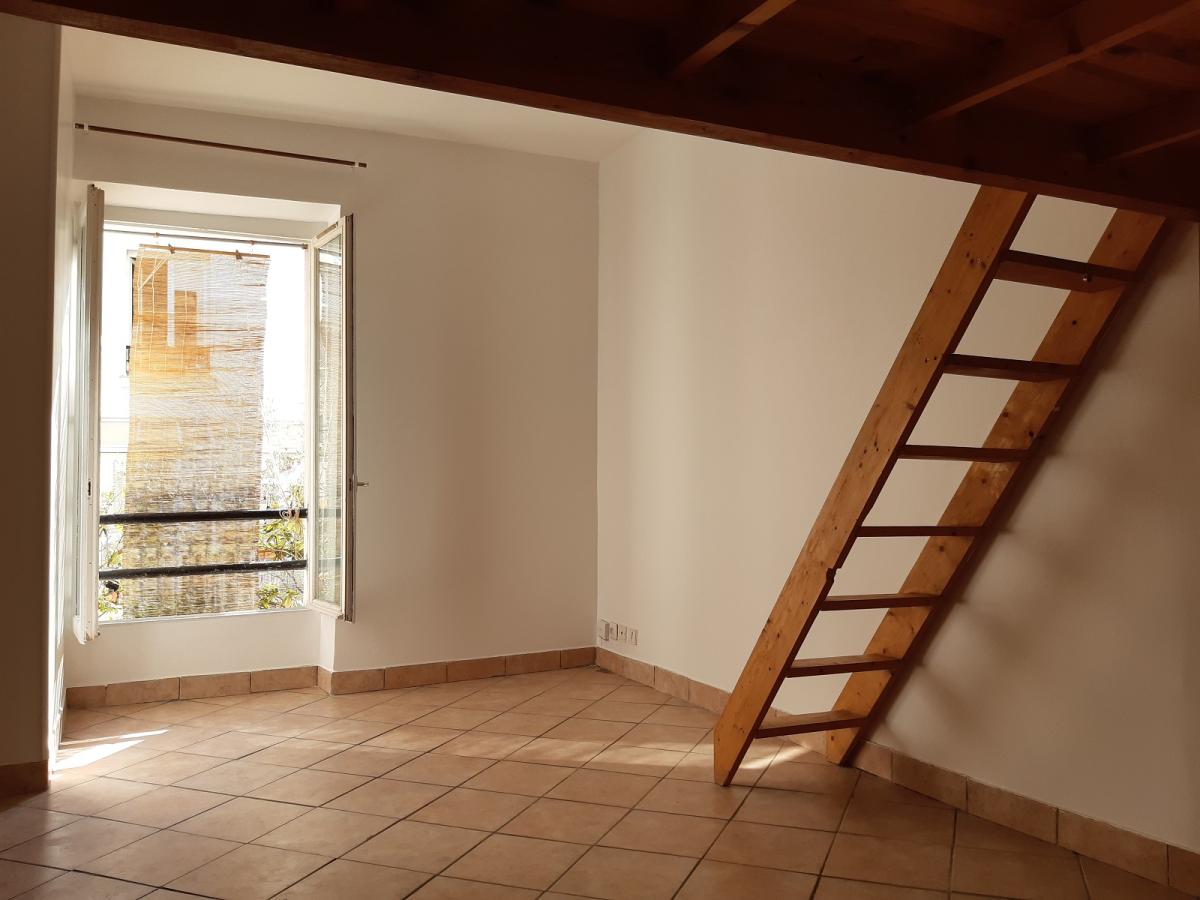 STUDIO AVEC MEZZANINE 21m²  - CHARLES MICHELS