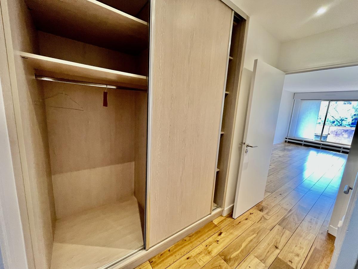 Neuilly sur Seine (92200), Magnifique  3 Pièces avec  Balcon