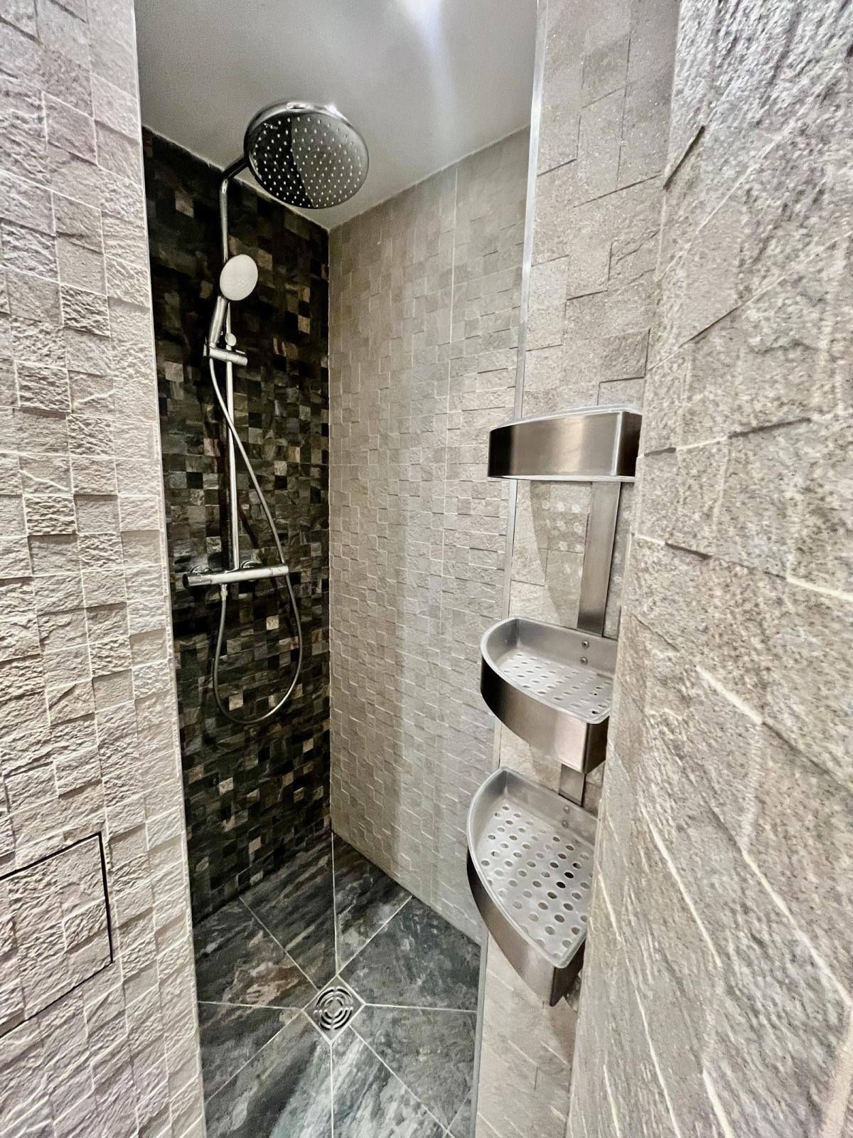 Neuilly sur Seine (92200), Magnifique  3 Pièces avec  Balcon