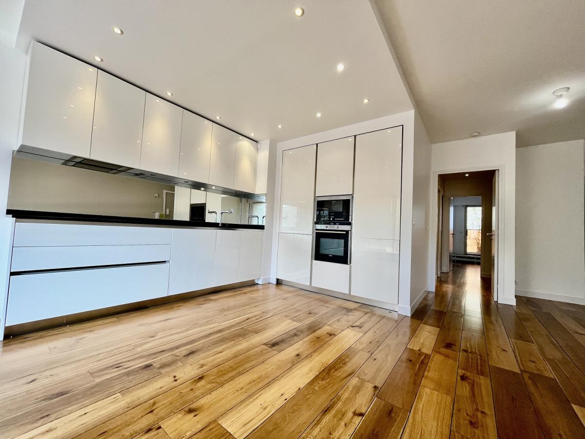 Neuilly sur Seine (92200), Magnifique  3 Pièces avec  Balcon