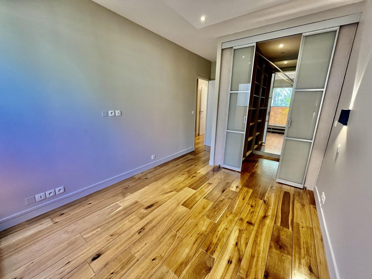 Neuilly sur Seine (92200), Magnifique  3 Pièces avec  Balcon