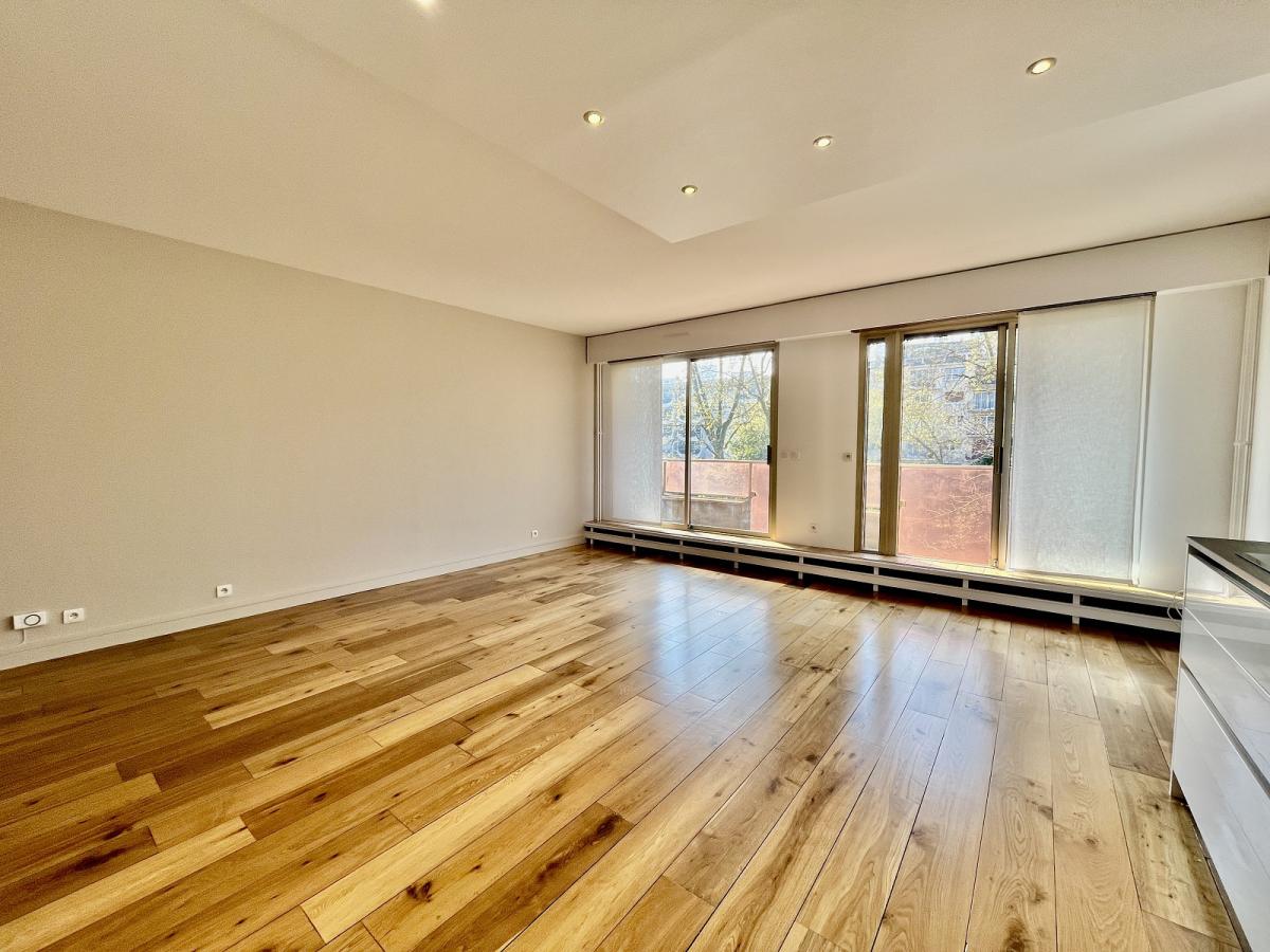 Neuilly sur Seine (92200), Magnifique  3 Pièces avec  Balcon