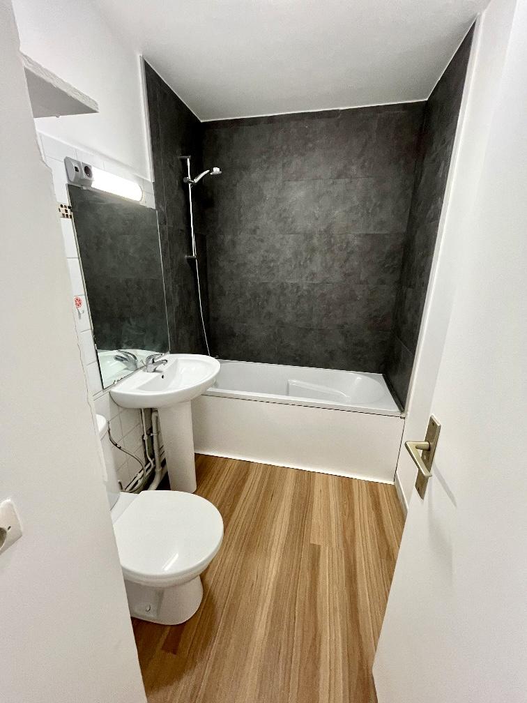 A LOUER 75020 TELEGRAPHE STUDIO