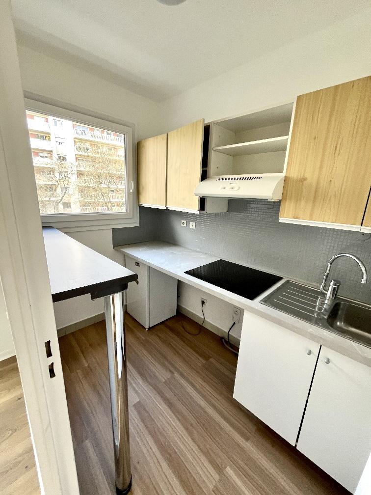 A LOUER 75020 TELEGRAPHE STUDIO