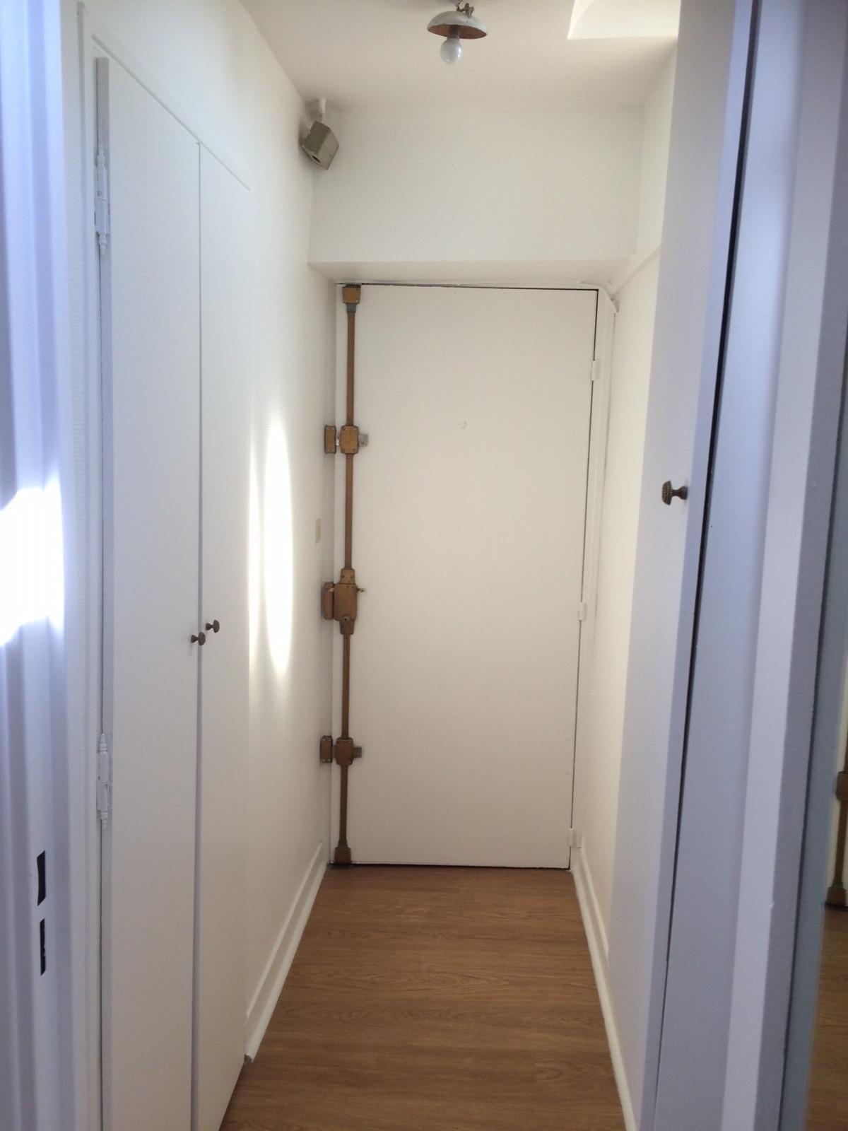 Paris 10ème, BONNE NOUVELLE, Beau Studio en dernier étage