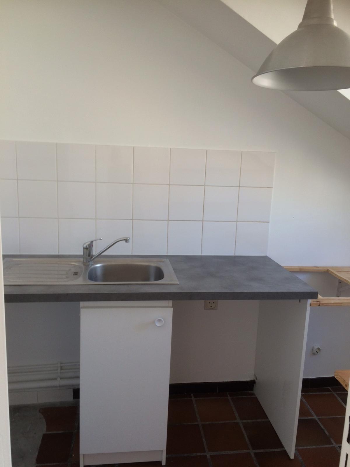 Paris 10ème, BONNE NOUVELLE, Beau Studio en dernier étage