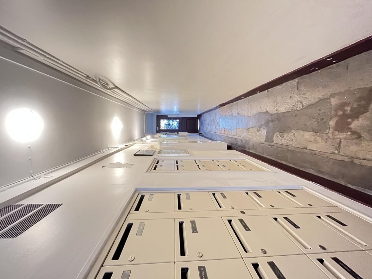 A LOUER STUDIO 25.39m2 PARIS XIIème Métro Dugommier