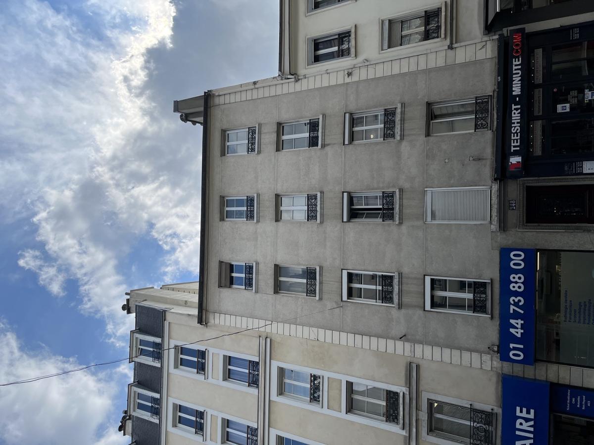 A LOUER STUDIO 25.39m2 PARIS XIIème Métro Dugommier