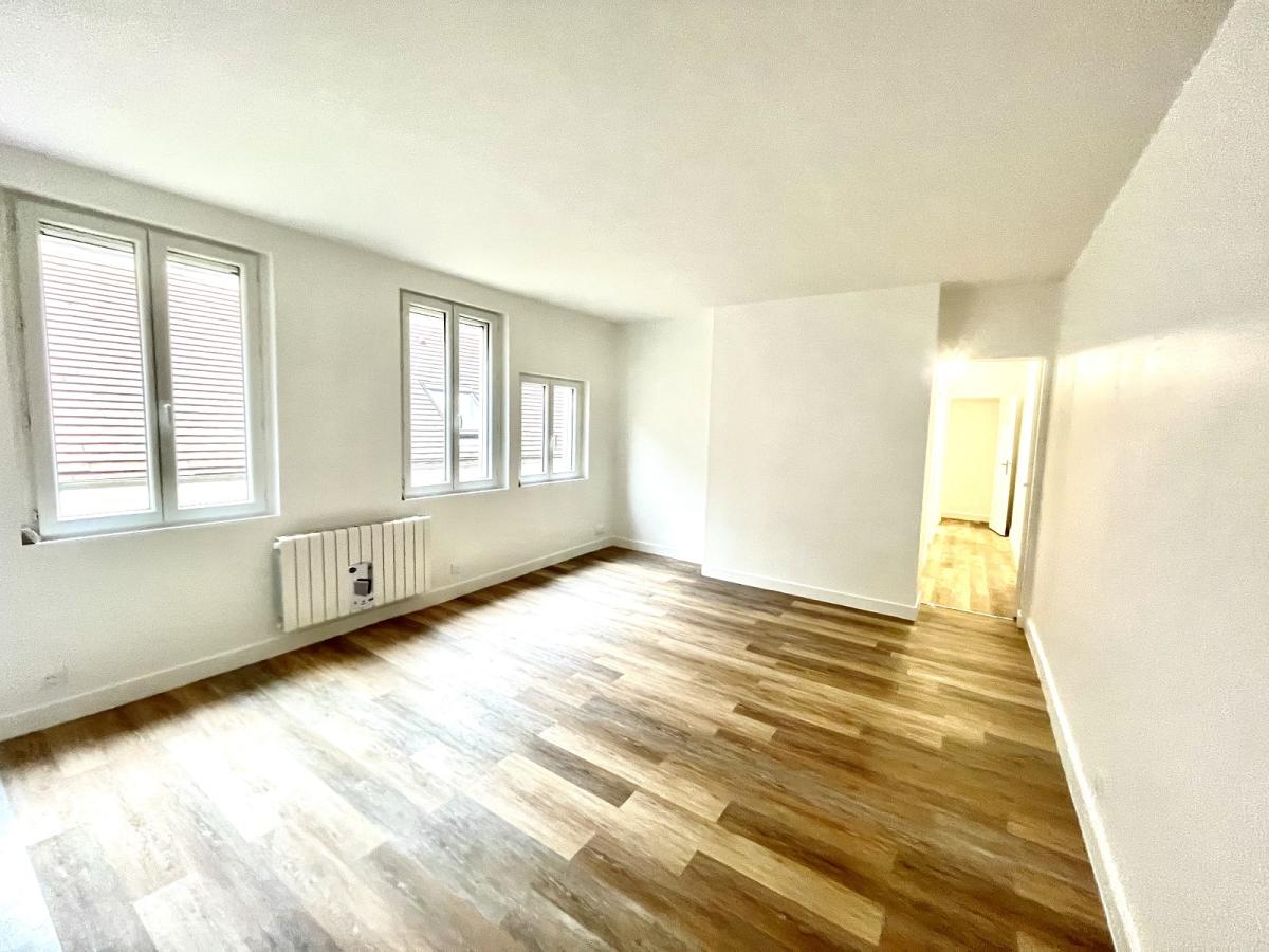 A LOUER 75011 PARIS 2P MENILMONTANT