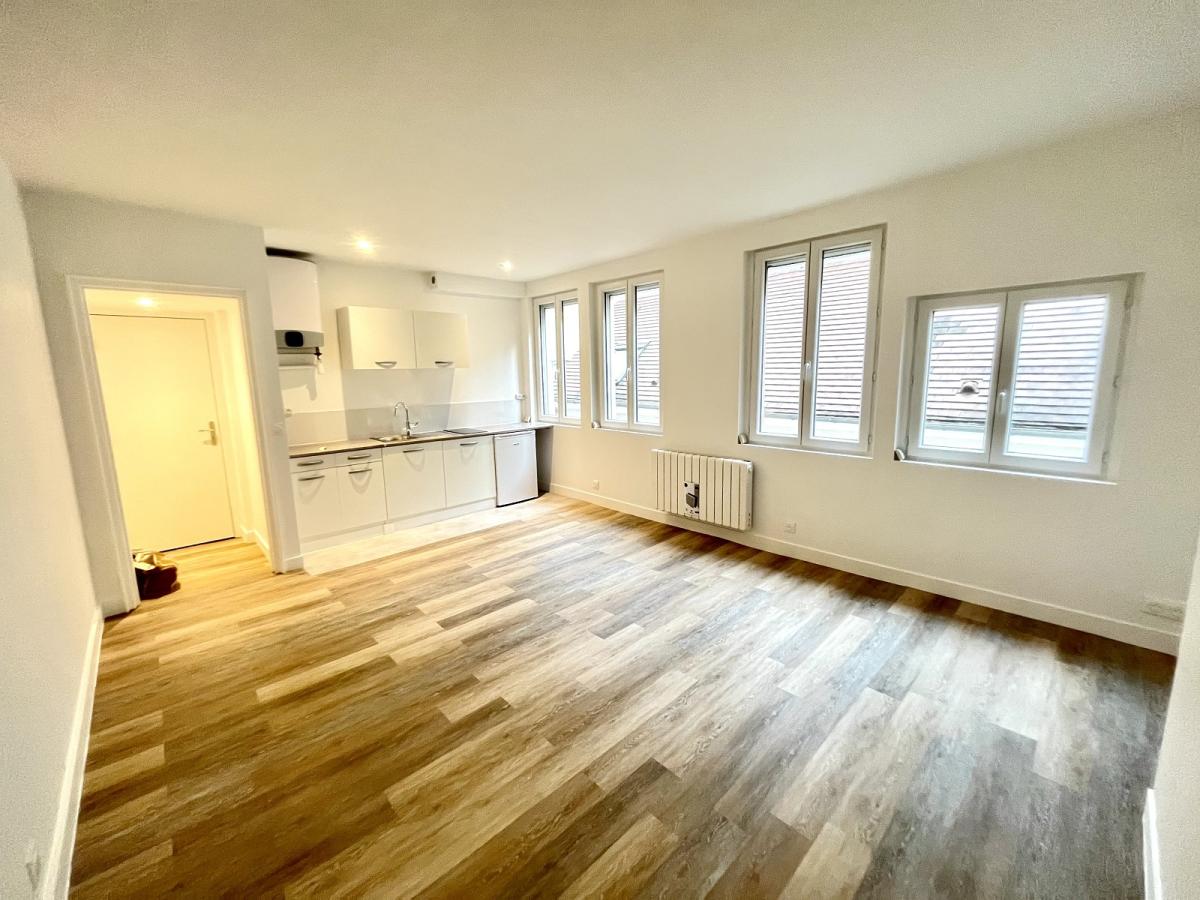 A LOUER 75011 PARIS 2P MENILMONTANT