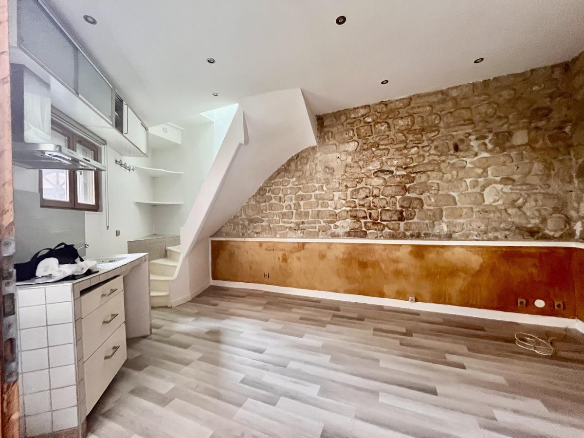 A LOUER STUDIO  EN DUPLEX 30m² AU SOL/ 23.90 m² LOI BOUTIN NANTERRE VILLE