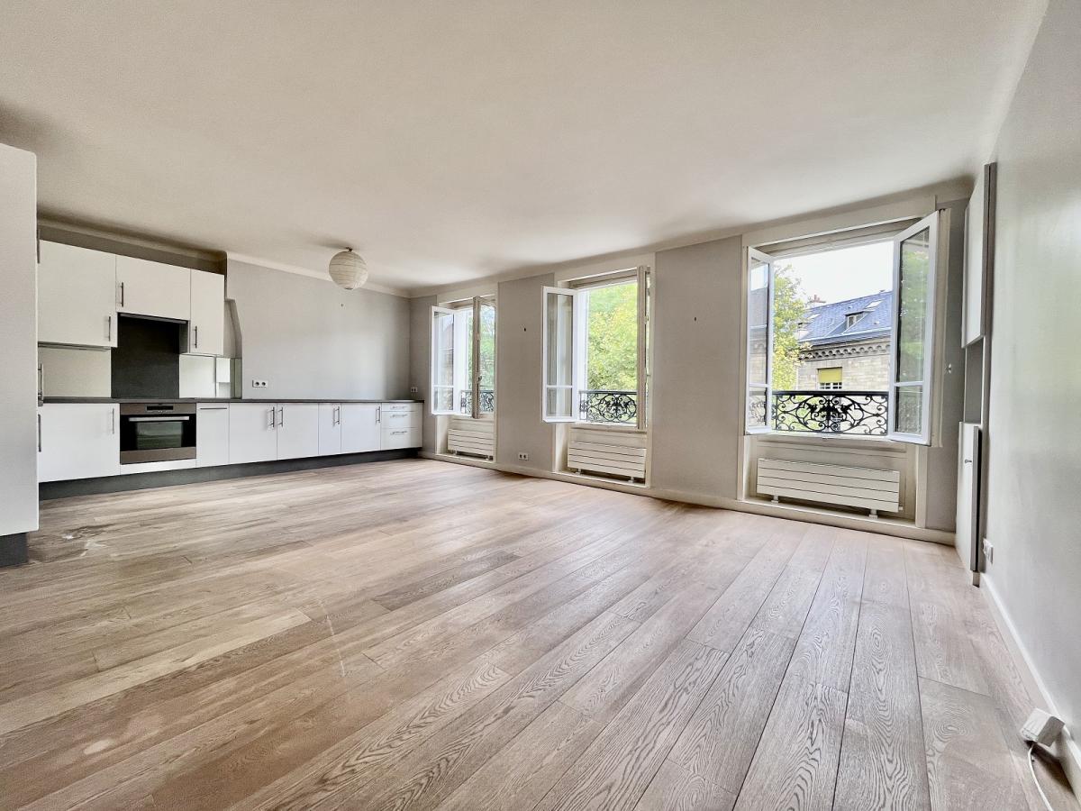 Paris VIème Port Royal, rue d'Assas, Grand 2P 54,21m²