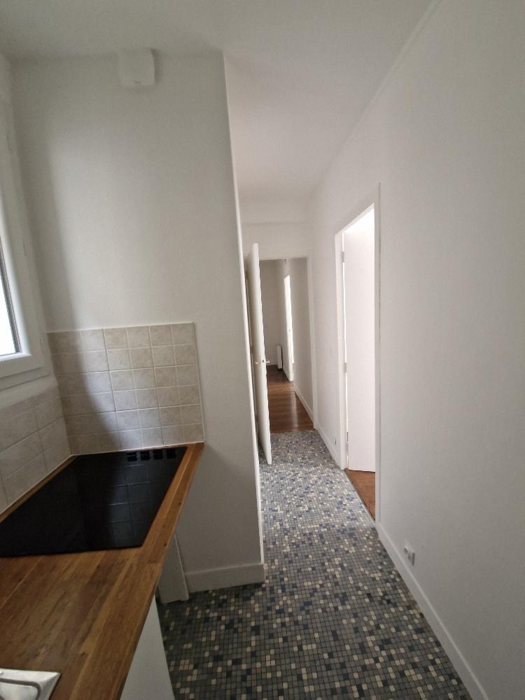 A LOUER 2 PIECES 37m². PARIS Xème. REFAIT NEUF