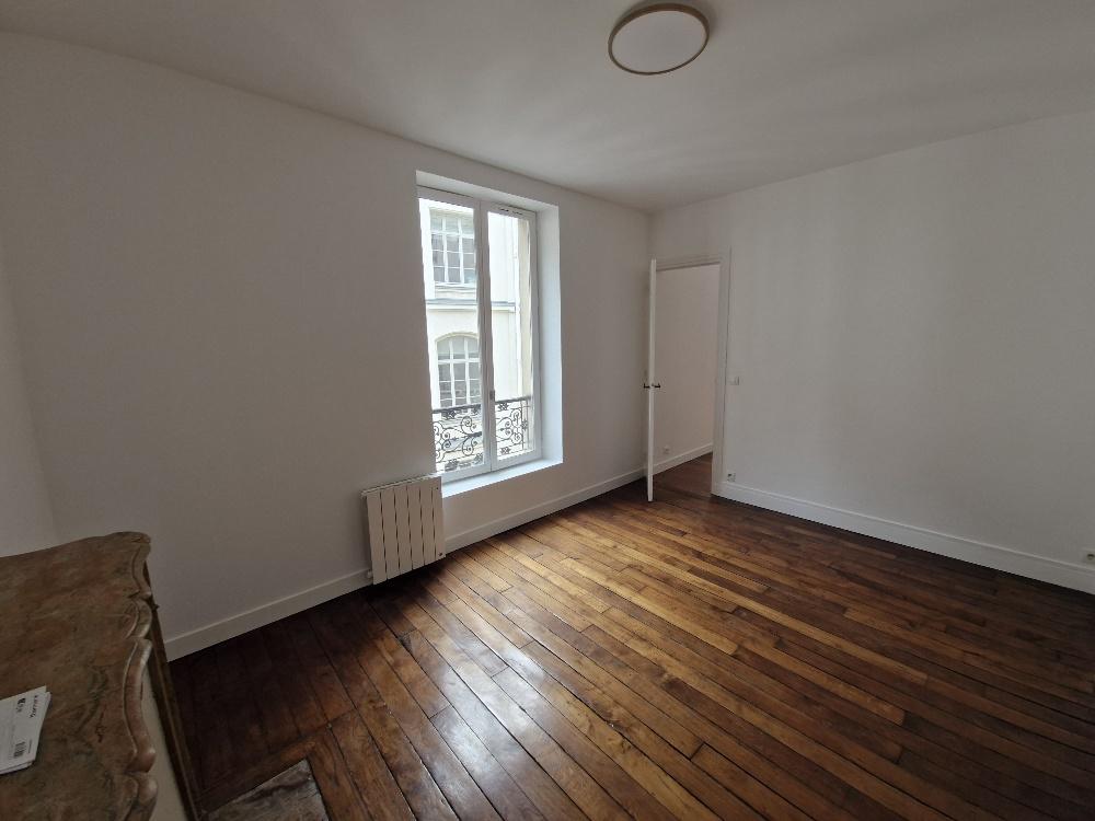 A LOUER 2 PIECES 37m². PARIS Xème. REFAIT NEUF