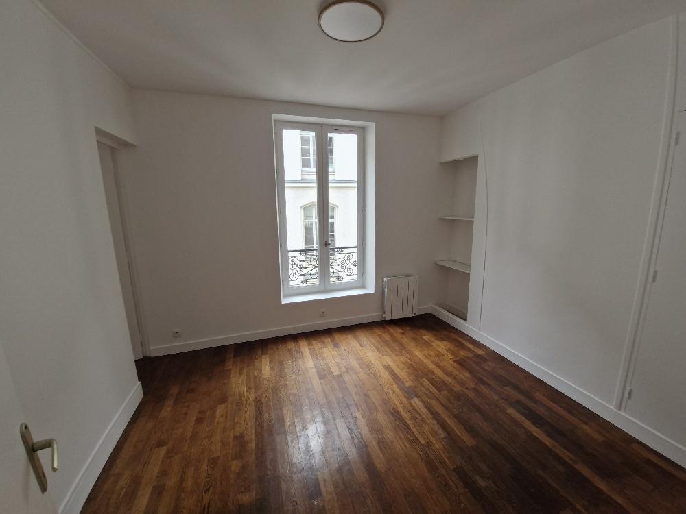 A LOUER 2 PIECES 37m². PARIS Xème. REFAIT NEUF