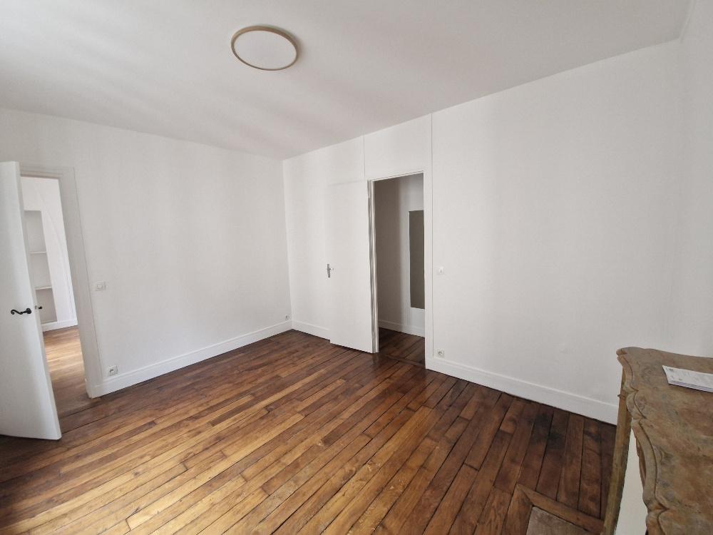 A LOUER 2 PIECES 37m². PARIS Xème. REFAIT NEUF