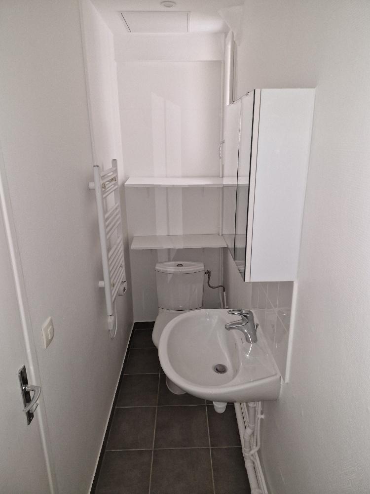 A LOUER 2 PIECES 37m². PARIS Xème. REFAIT NEUF