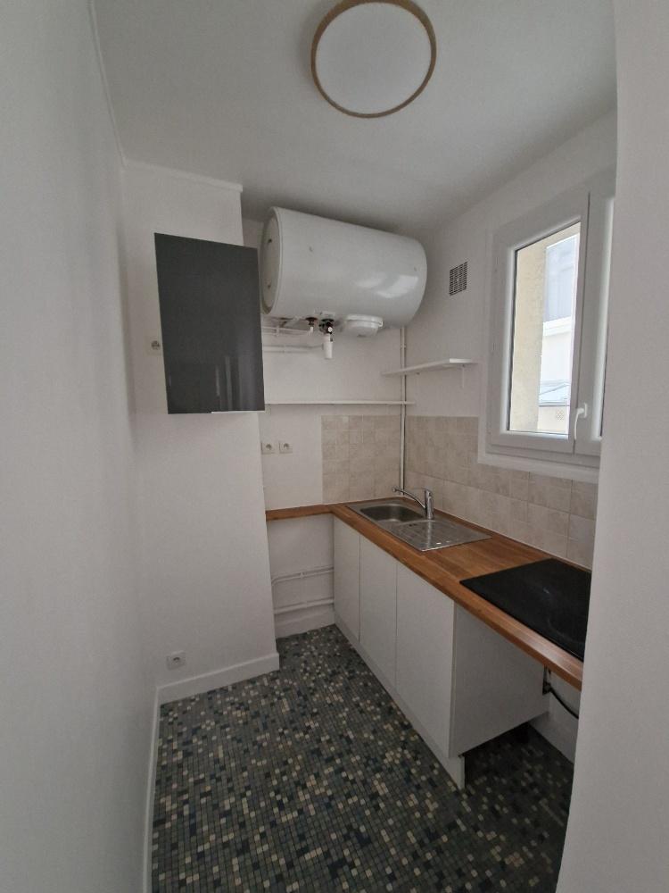 A LOUER 2 PIECES 37m². PARIS Xème. REFAIT NEUF