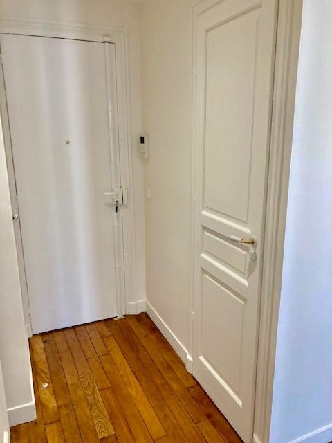 Paris XVème , Place du Commerce, 2 Pièces de 56m² 