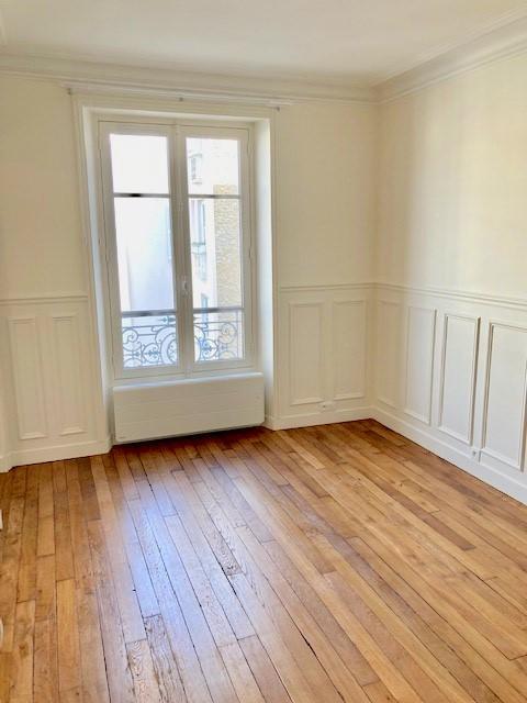 Paris XVème , Place du Commerce, 2 Pièces de 56m² 