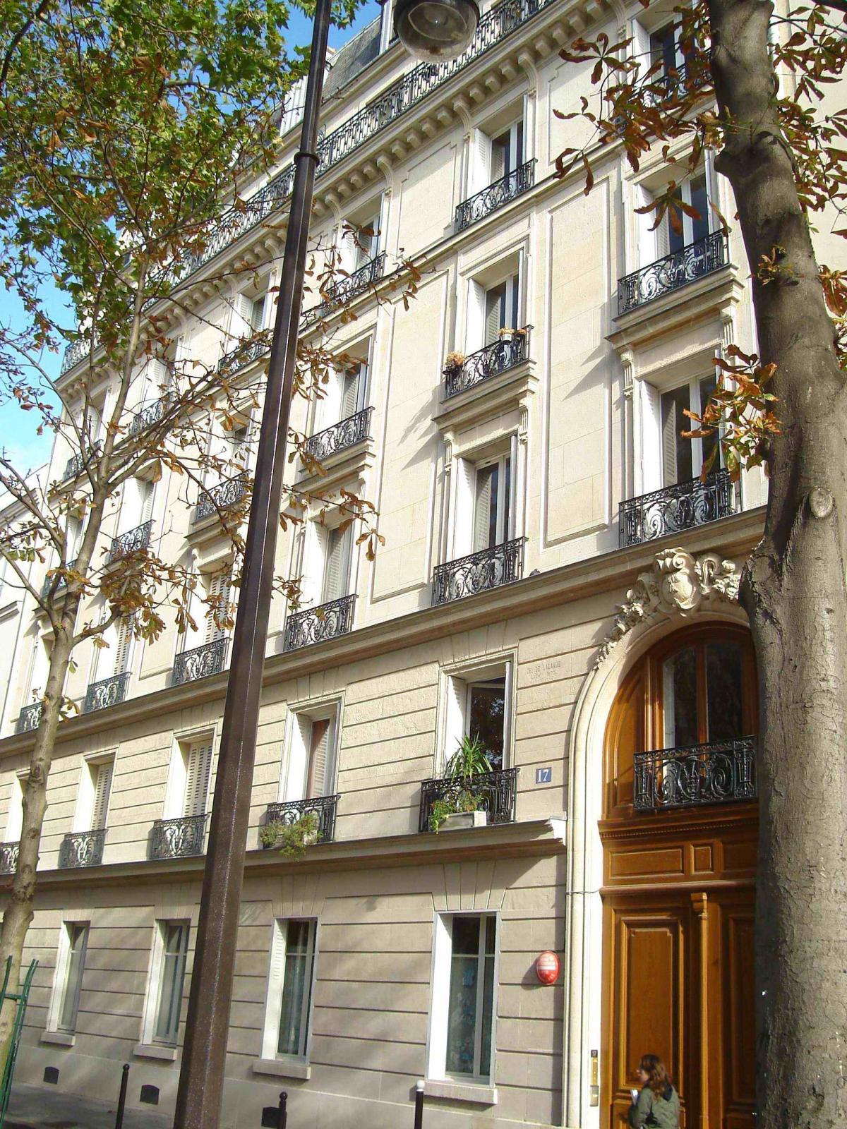 Paris XVème , Place du Commerce, 2 Pièces de 56m² 