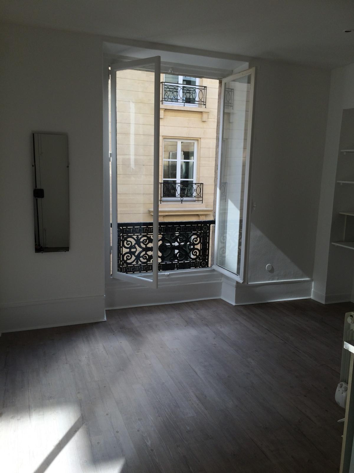 Paris 75002 Opéra Comique/Richelieu Drouot  Studio 14m² Opéra comique