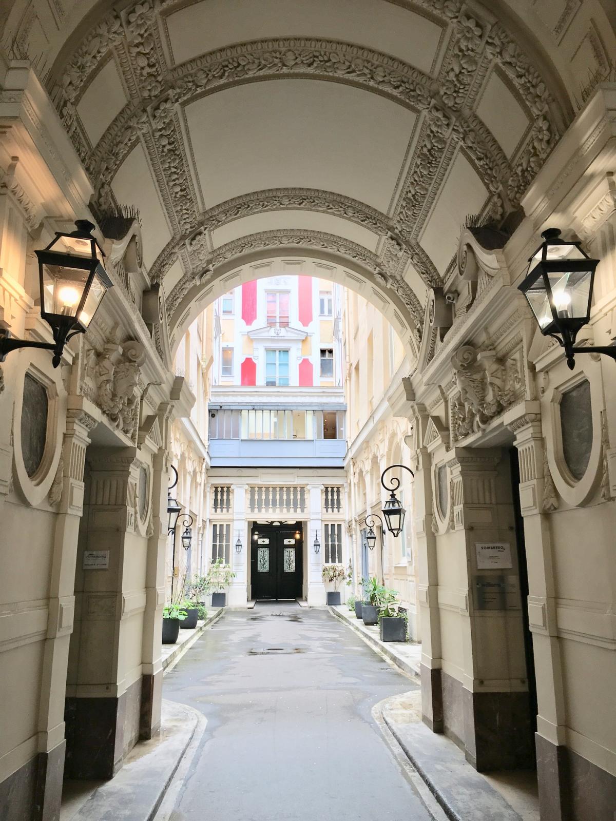 Paris 75002 Opéra Comique/Richelieu Drouot  Studio 14m² Opéra comique