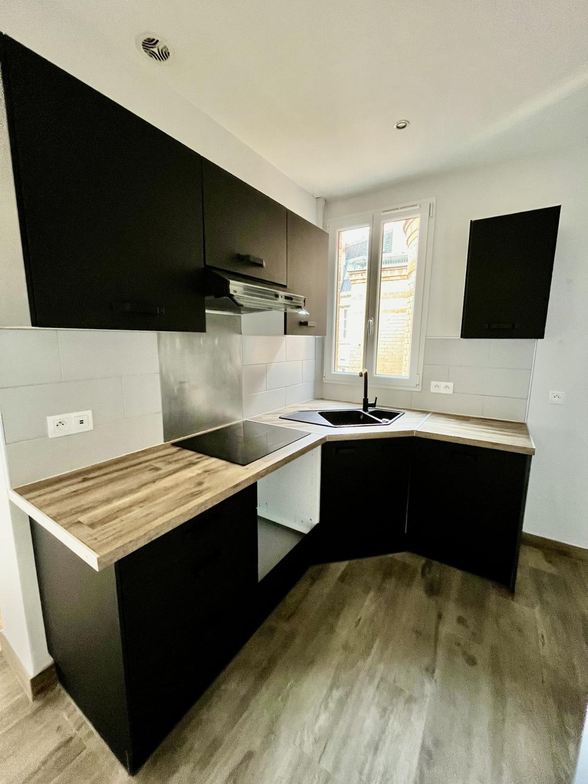 2PIECES PARIS XV M°BOUCICAUT