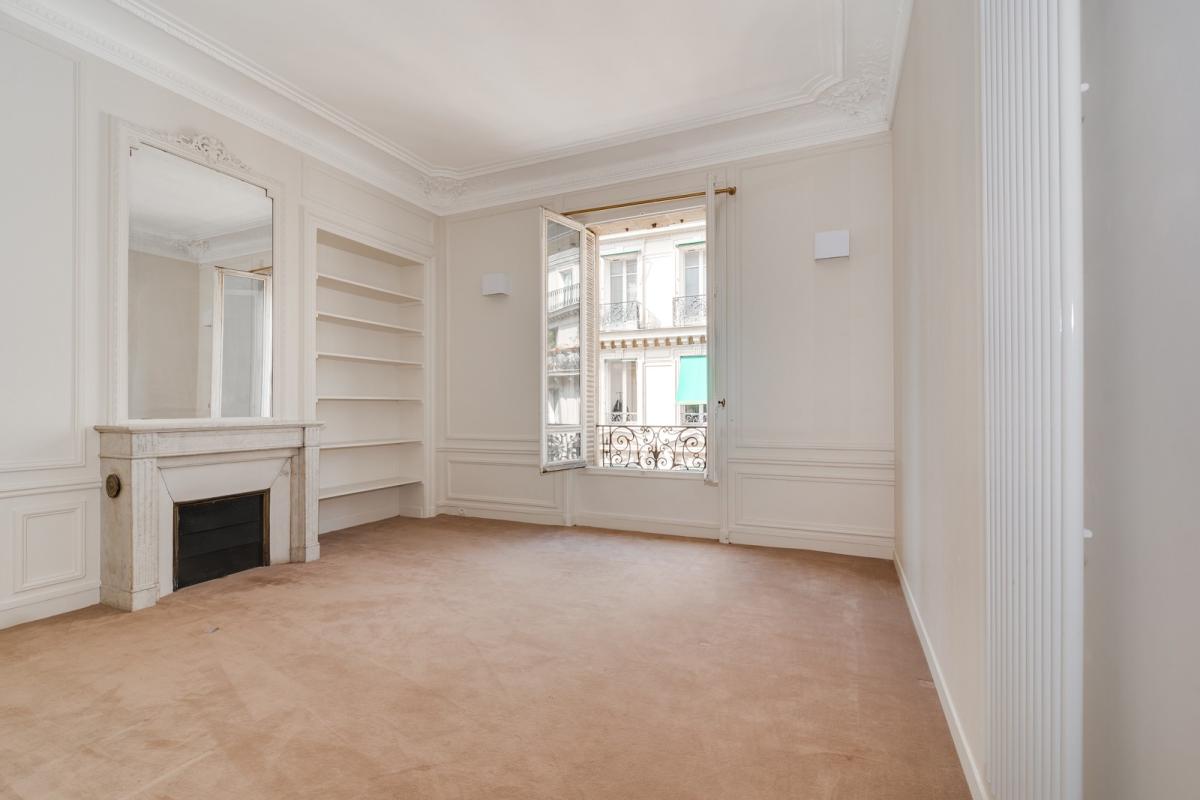 Paris VIIème, Solférino 5 Pièces de 147,43 m²