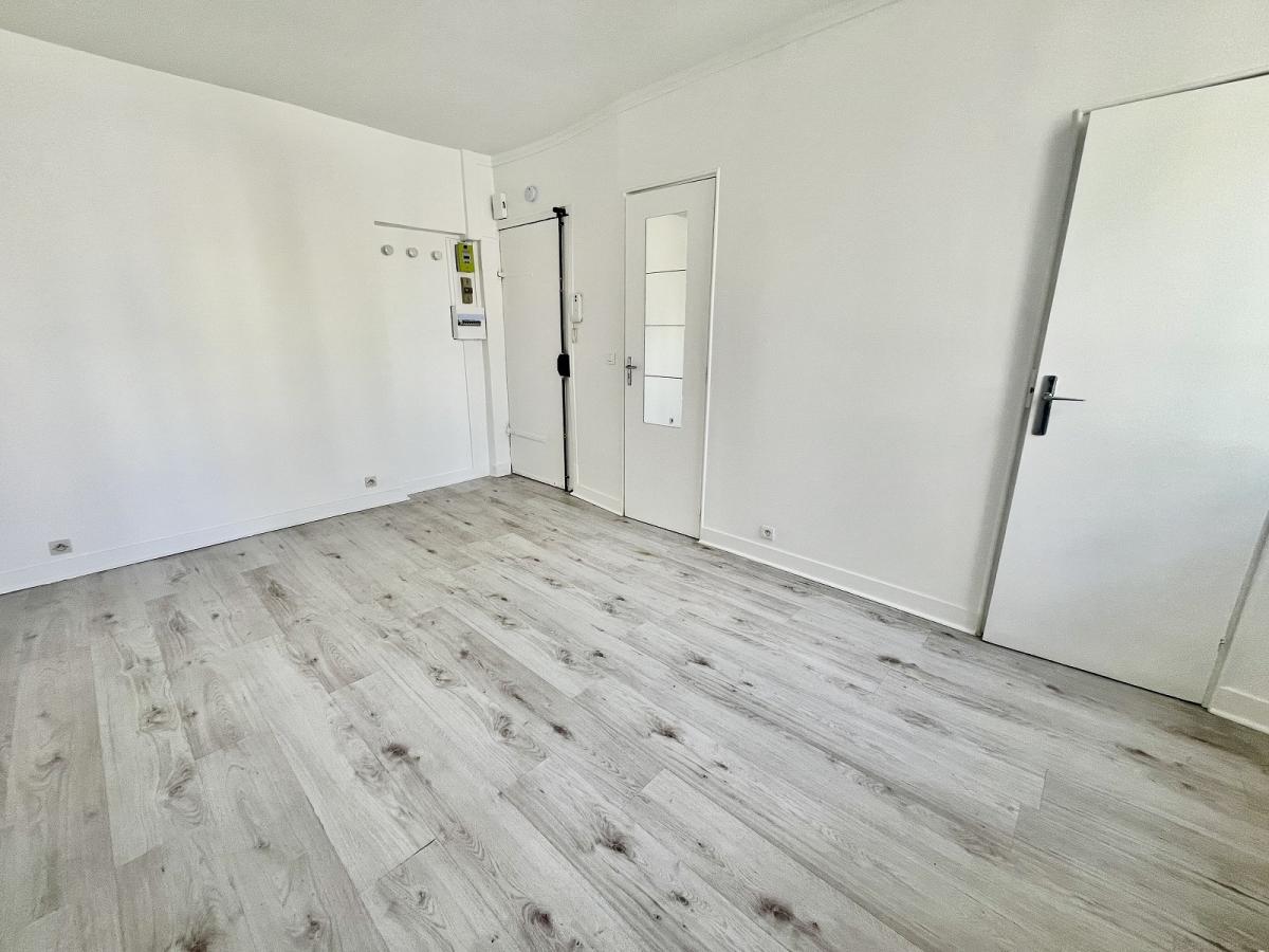 PARIS XIVème Denfert Rochereau, Studio de 19,69 m²