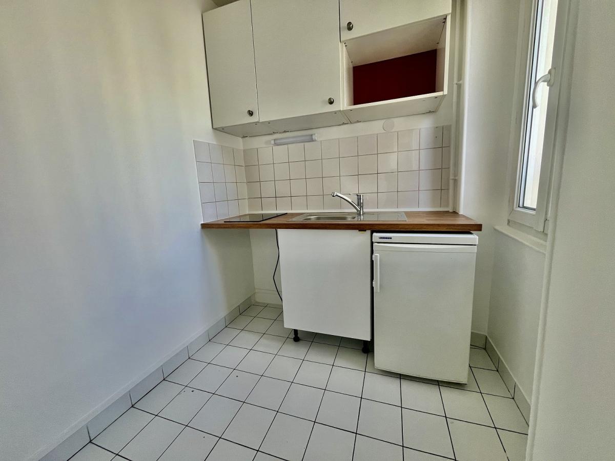 PARIS XIVème Denfert Rochereau, Studio de 19,69 m²