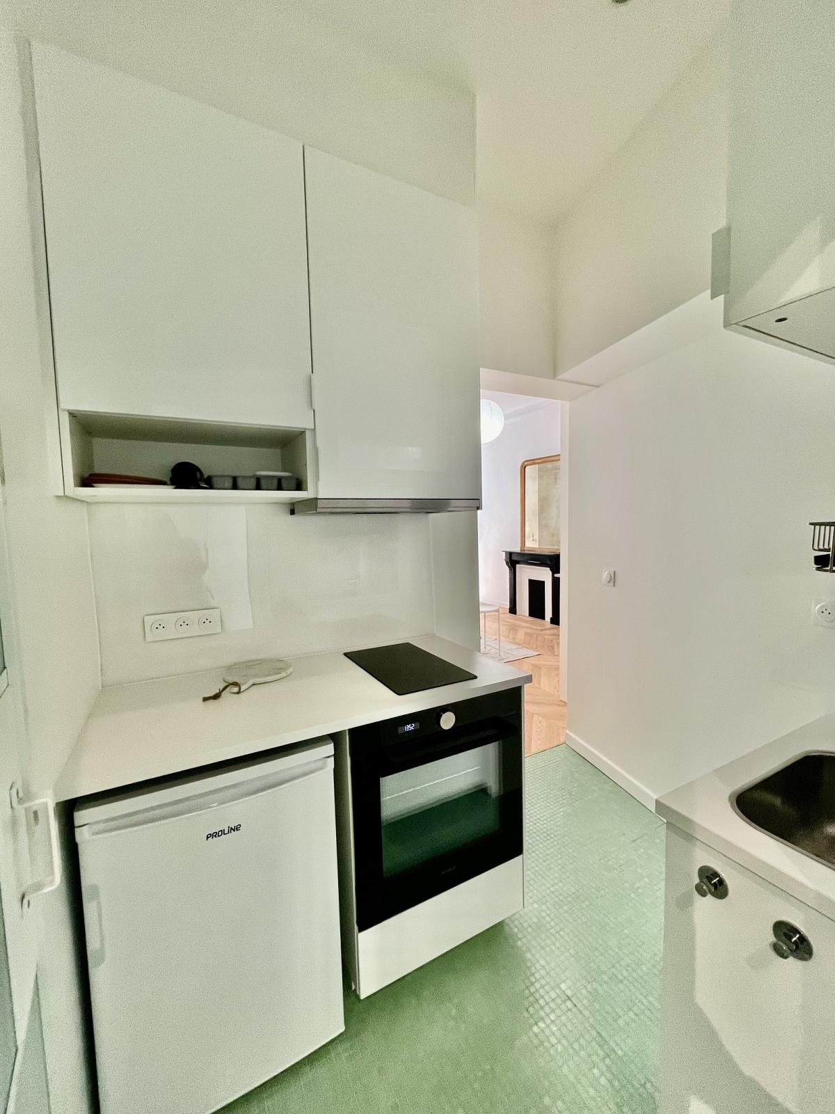 A LOUER Meublé  26m² PARIS XVème STUDIO meublé