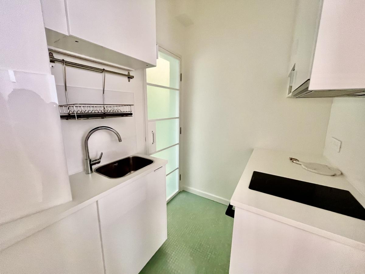 A LOUER Meublé  26m² PARIS XVème STUDIO meublé