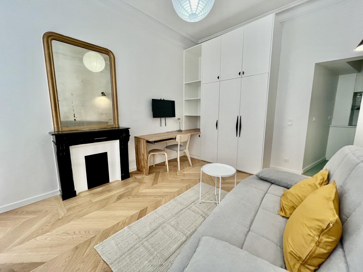 A LOUER Meublé  26m² PARIS XVème STUDIO meublé