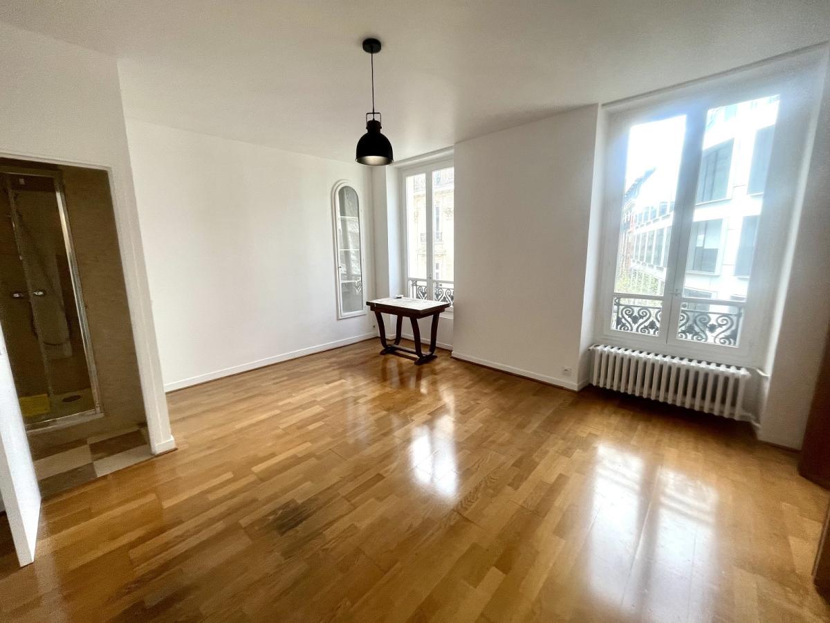A LOUER 75002 PARIS STUDIO BOURSE