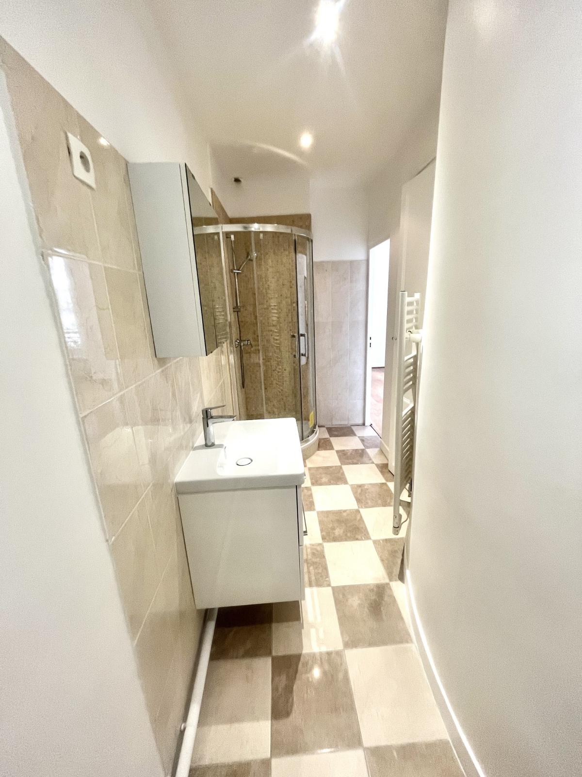 A LOUER 75002 PARIS STUDIO BOURSE