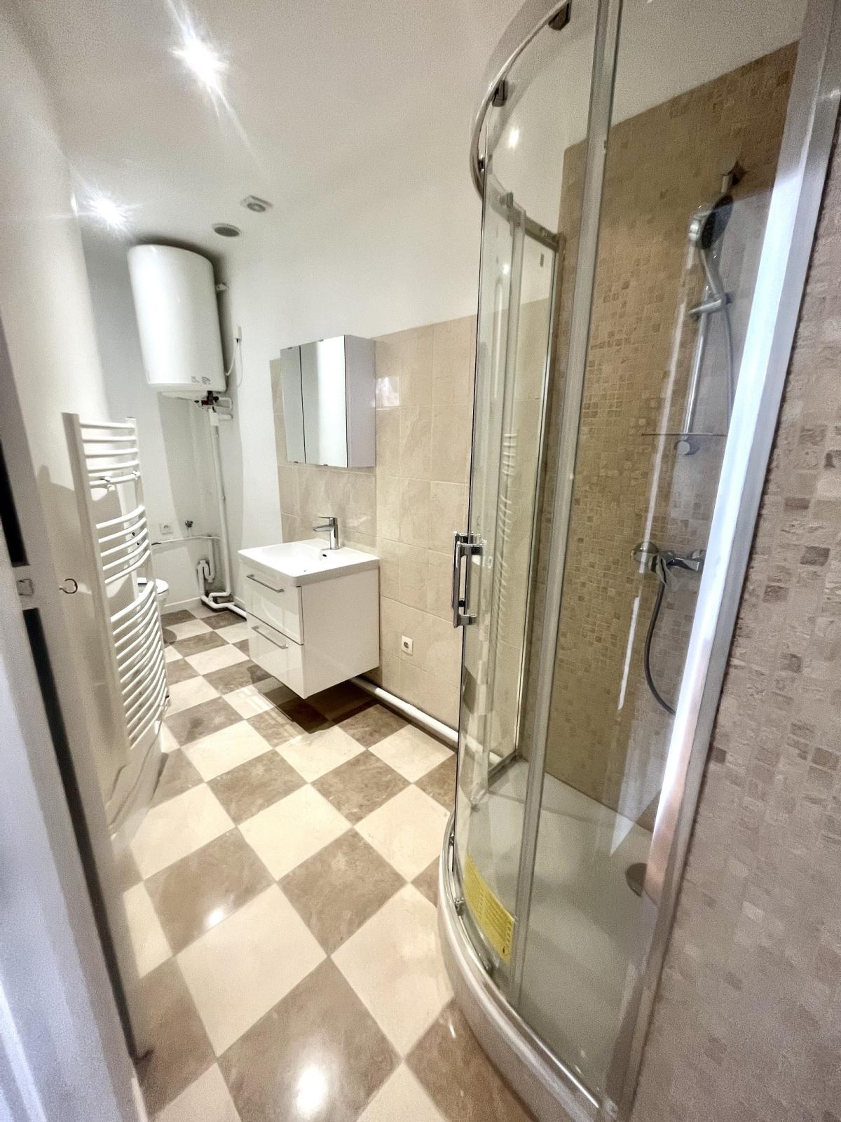 A LOUER 75002 PARIS STUDIO BOURSE