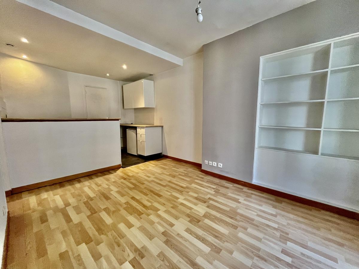 Paris Xième, métro Philippe Auguste, 2 Pièces 35,87 m²