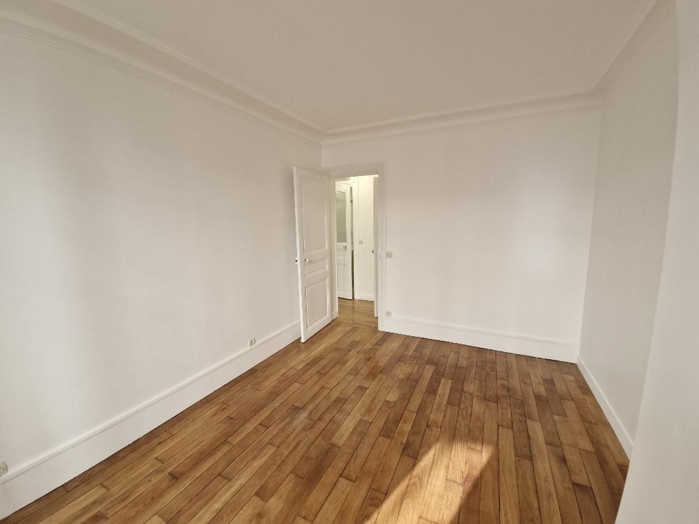 A LOUER 2 Pièces   REFAIT NEUF 36m² PARIS XVIIème