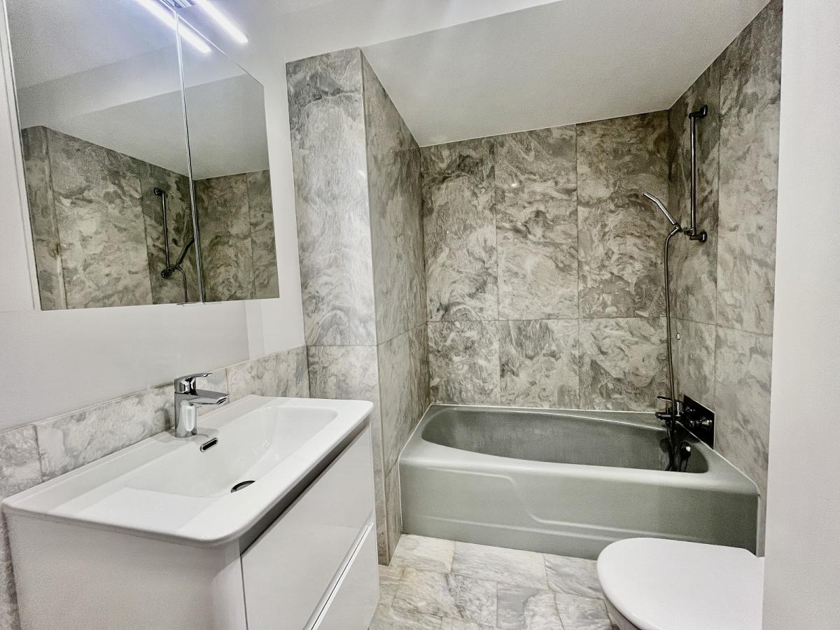 Paris XVIème Henri MArtin Bd Flandrin, Grand Studio de 30,51m² refait à neuf