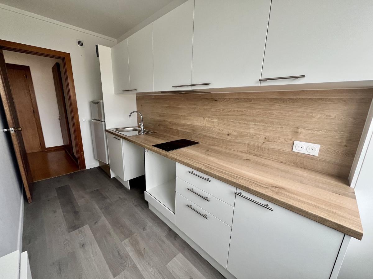 Paris XVIème Henri MArtin Bd Flandrin, Grand Studio de 30,51m² refait à neuf