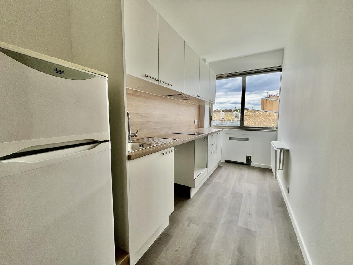Paris XVIème Henri MArtin Bd Flandrin, Grand Studio de 30,51m² refait à neuf