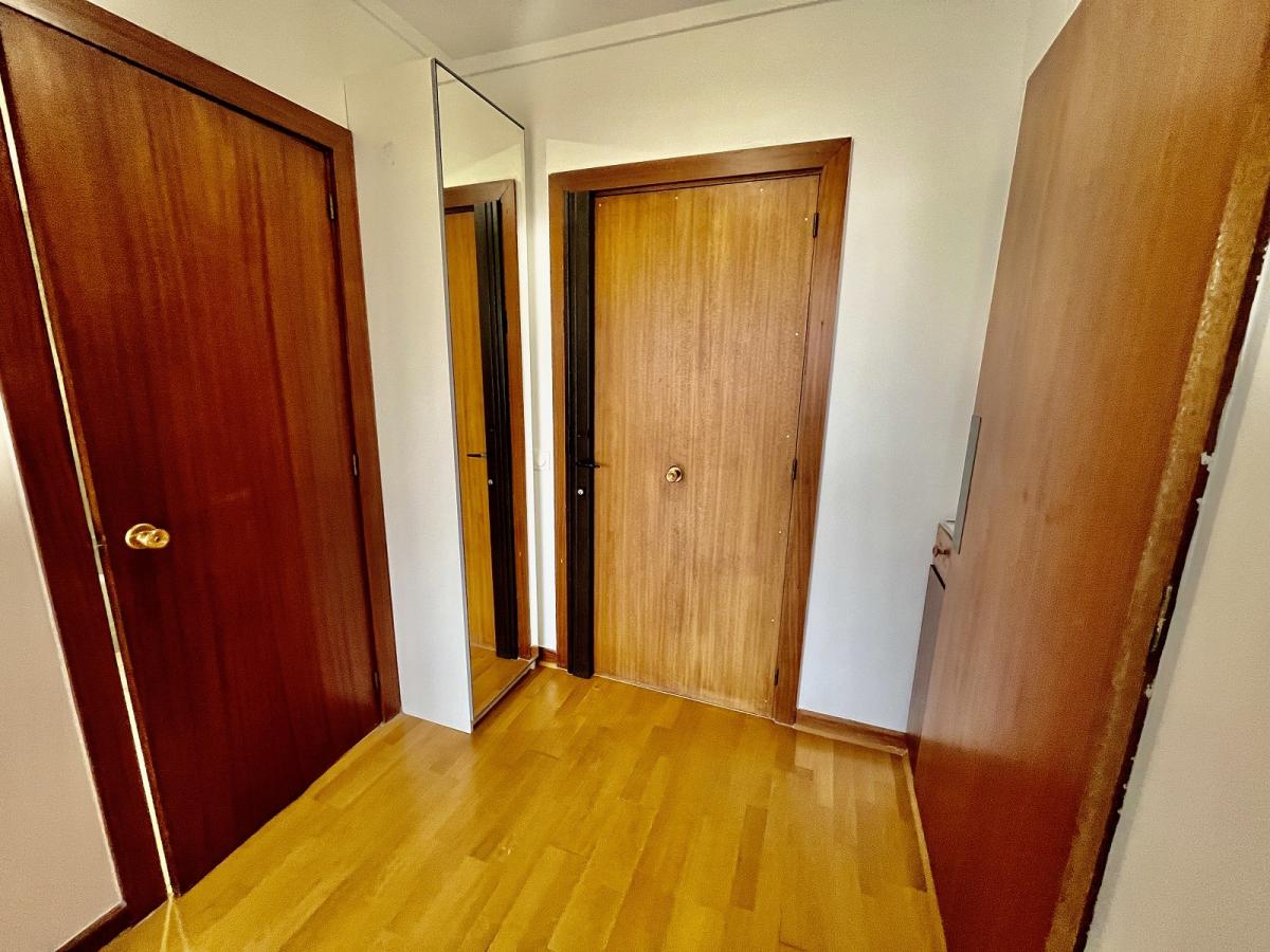 Paris XVIème Henri MArtin Bd Flandrin, Grand Studio de 30,51m² refait à neuf